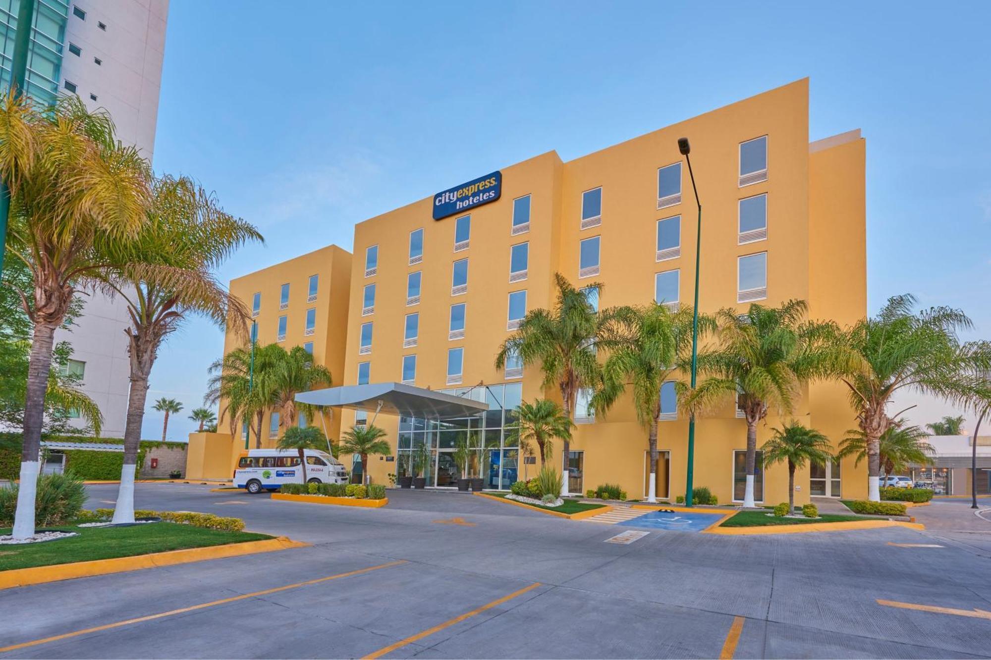 City Express By Marriott Irapuato Exterior foto